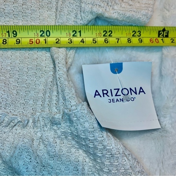 NWT Arizona Jean Co. Crop Top Large Cream Textured Peplum Top Cropped Short Slvs - Picture 12 of 13